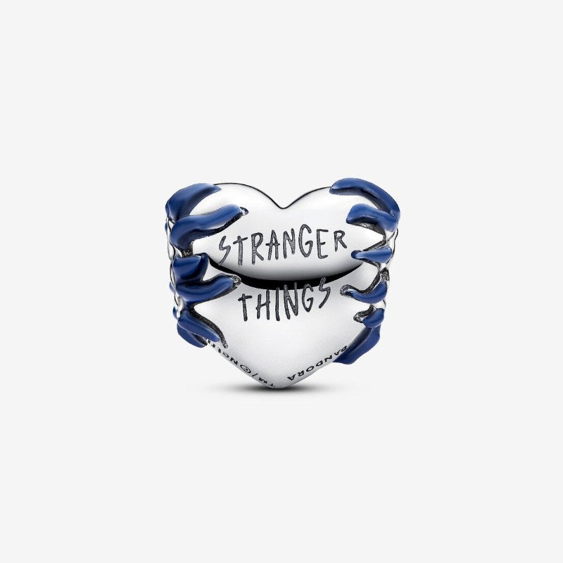 Charm Stranger Things, Cuore che si illumina al buio