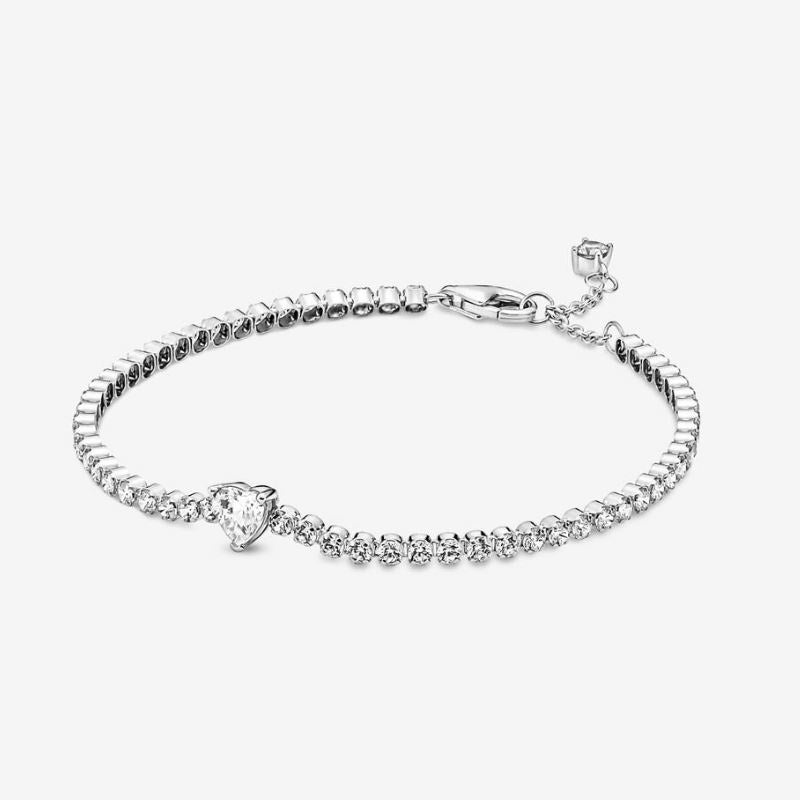 Tennis bracelet with embossed heart