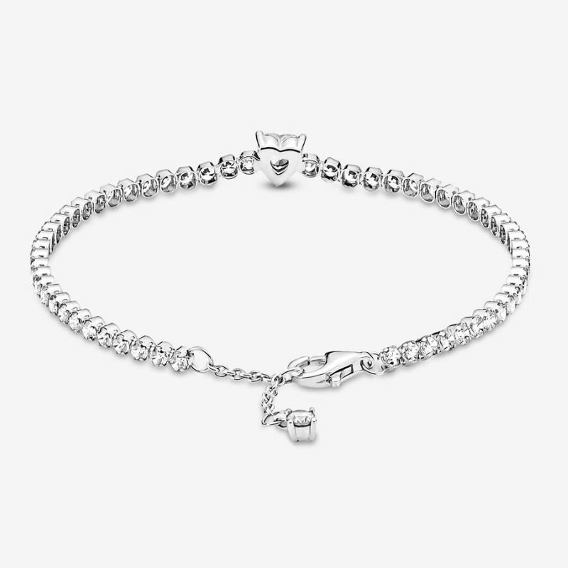 Tennis bracelet with embossed heart